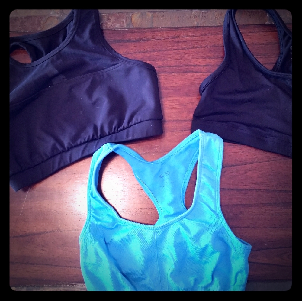 Sports bras 3 size s